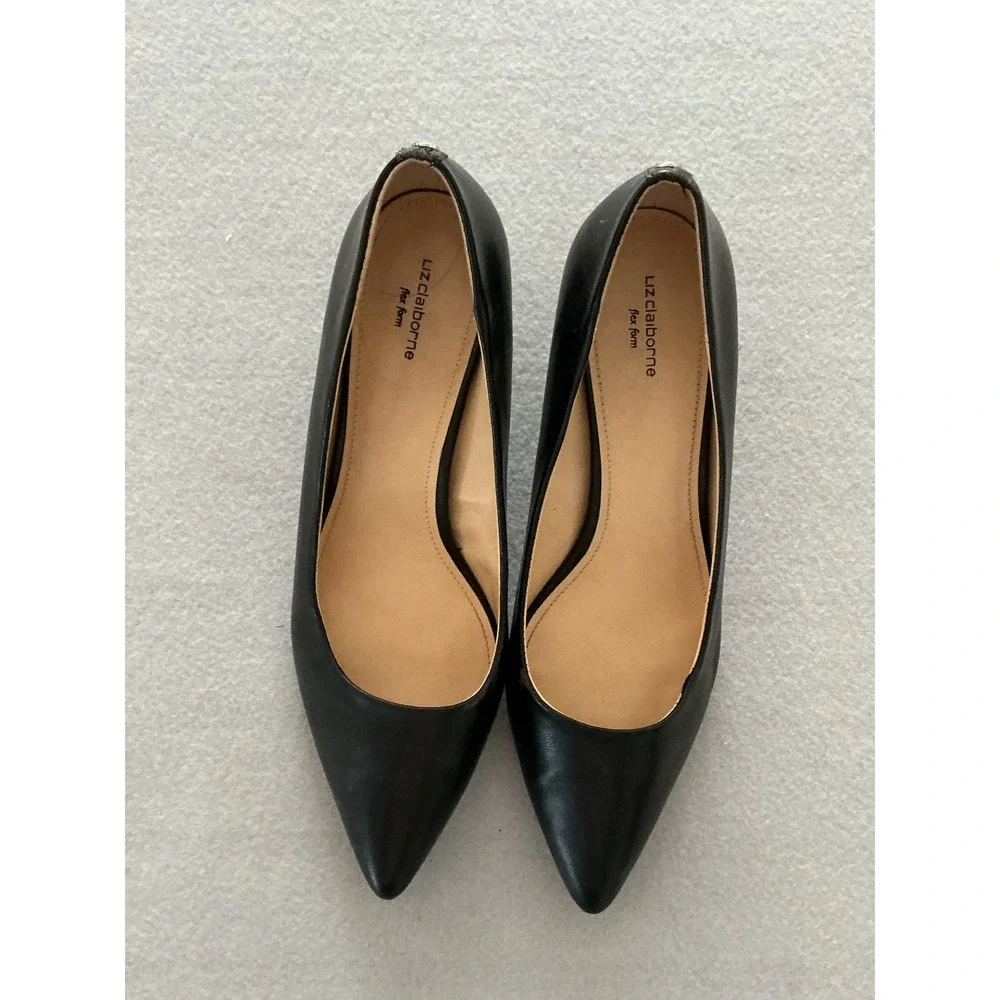 Liz Claiborne Pumps 10M Black Flex Form Pointed Toe Kitten Heels